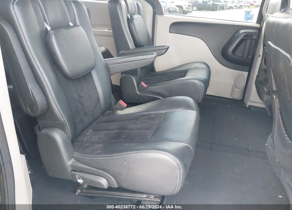 2017 DODGE GRAND CARAVAN SXT VIN: 2C4RDGCG0HR851827