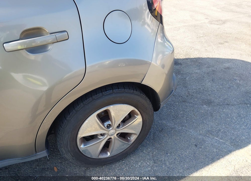 2015 KIA SOUL VIN: KNDJN2A26F7120144