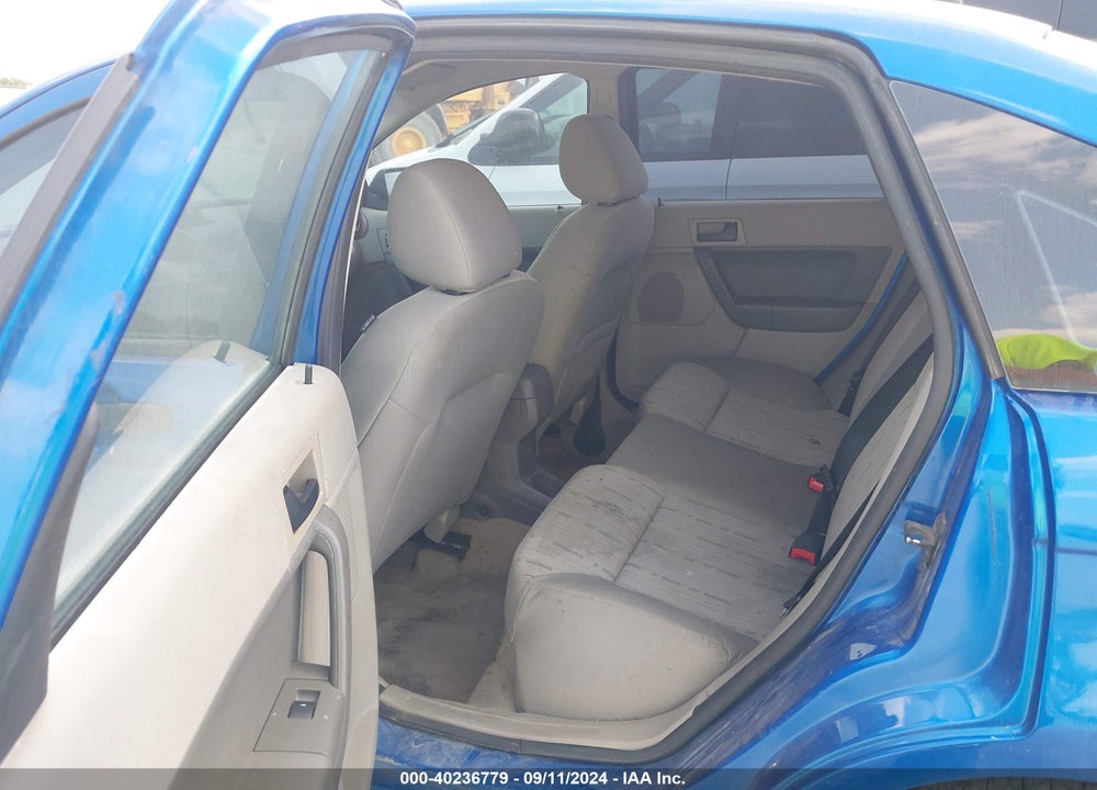 2010 FORD FOCUS SE VIN: 1FAHP3FNXAW174827