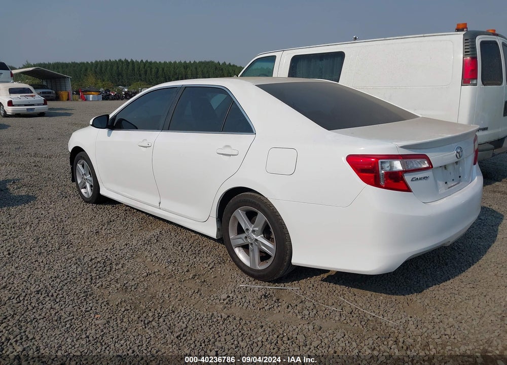 2014 TOYOTA CAMRY SE VIN: 4T1BF1FK5EU354520