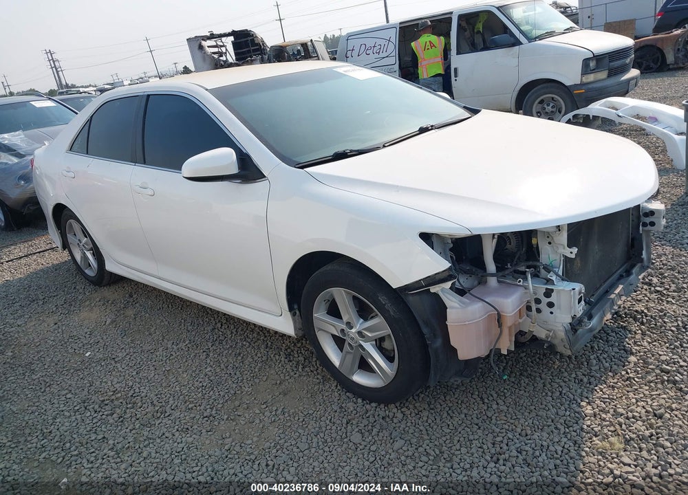 2014 TOYOTA CAMRY SE VIN: 4T1BF1FK5EU354520