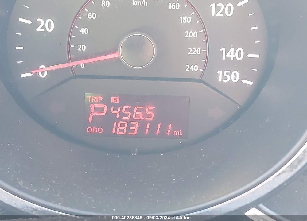 2011 KIA SORENTO LX VIN: 5XYKTDA10BG141212
