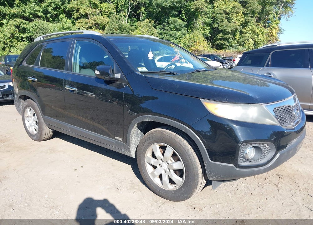2011 KIA SORENTO LX VIN: 5XYKTDA10BG141212