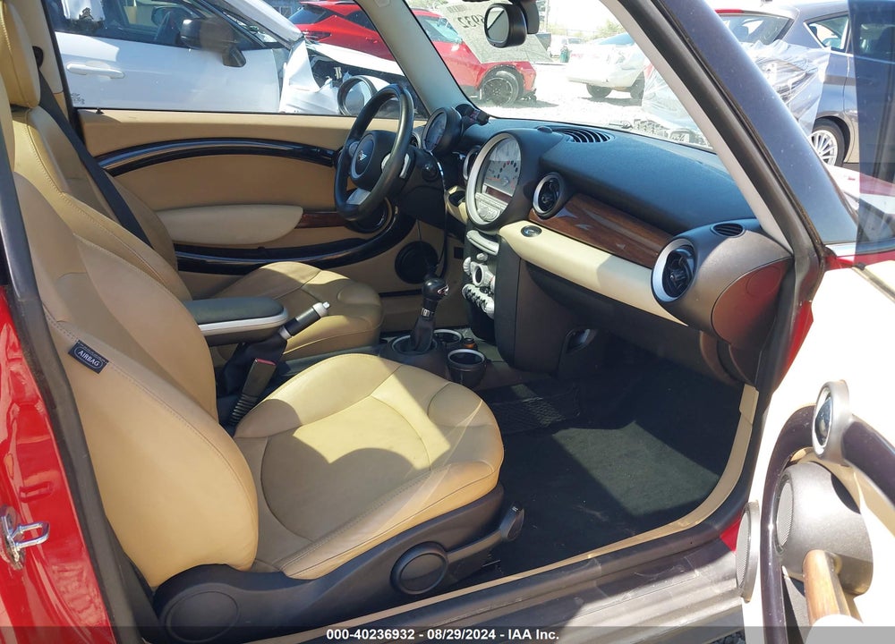 2008 MINI COOPER S VIN: WMWMF73558TV35896
