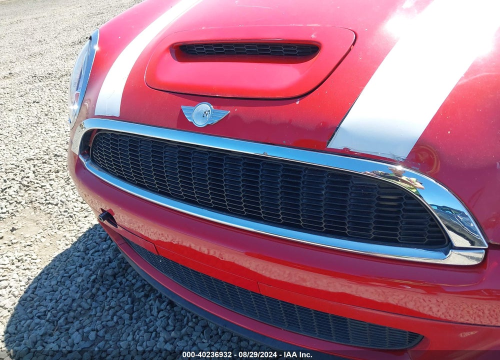 2008 MINI COOPER S VIN: WMWMF73558TV35896
