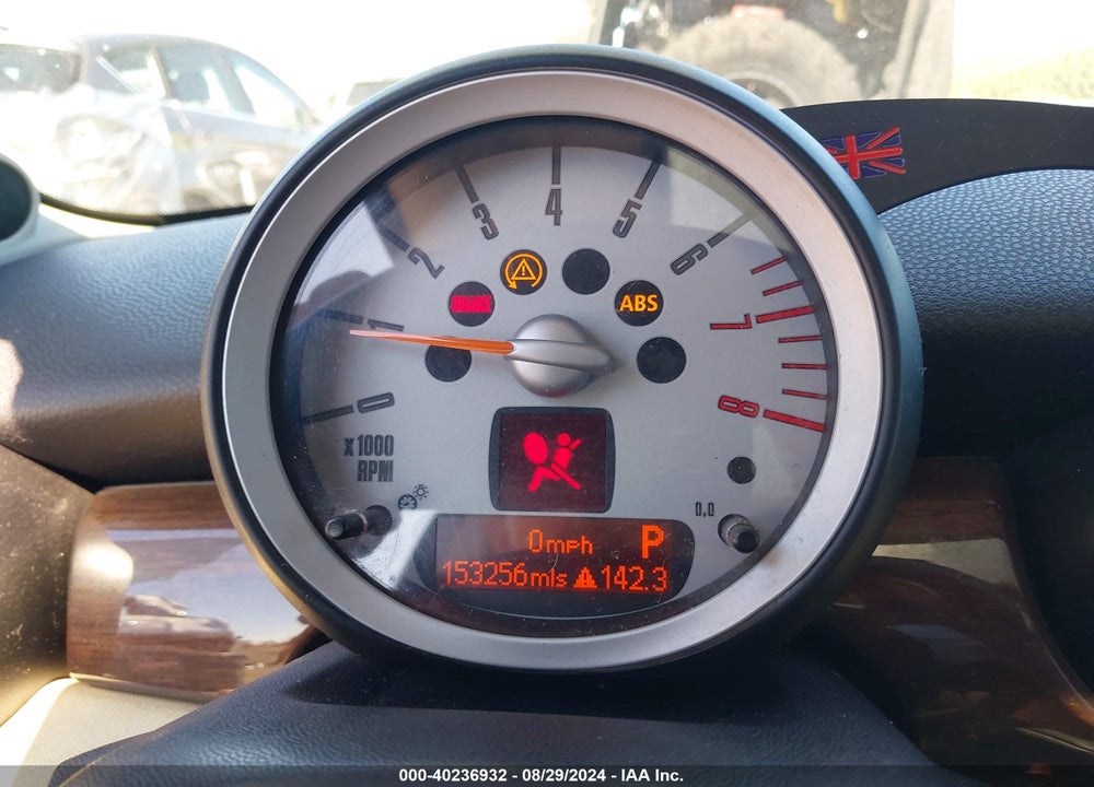 2008 MINI COOPER S VIN: WMWMF73558TV35896