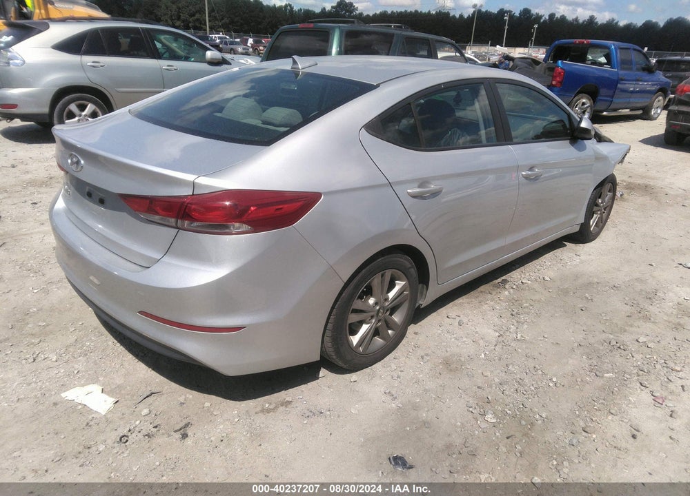 2018 HYUNDAI ELANTRA SEL VIN: 5NPD84LF7JH356211