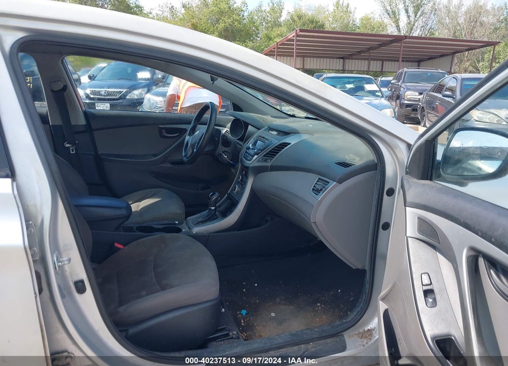 2016 HYUNDAI ELANTRA SE VIN: 5NPDH4AE8GH676351
