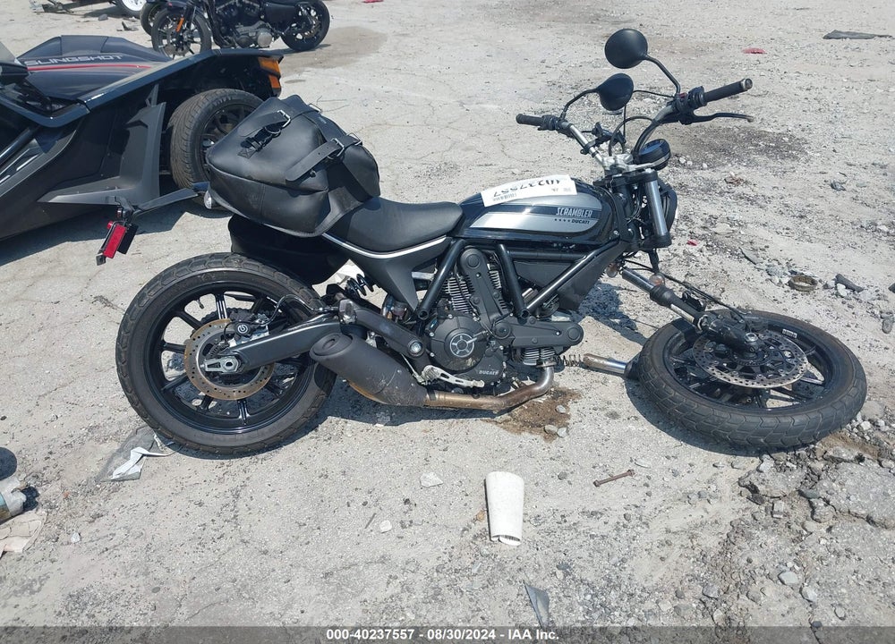 2016 DUCATI SCRAMBLER VIN: ML015AXG4GT000834