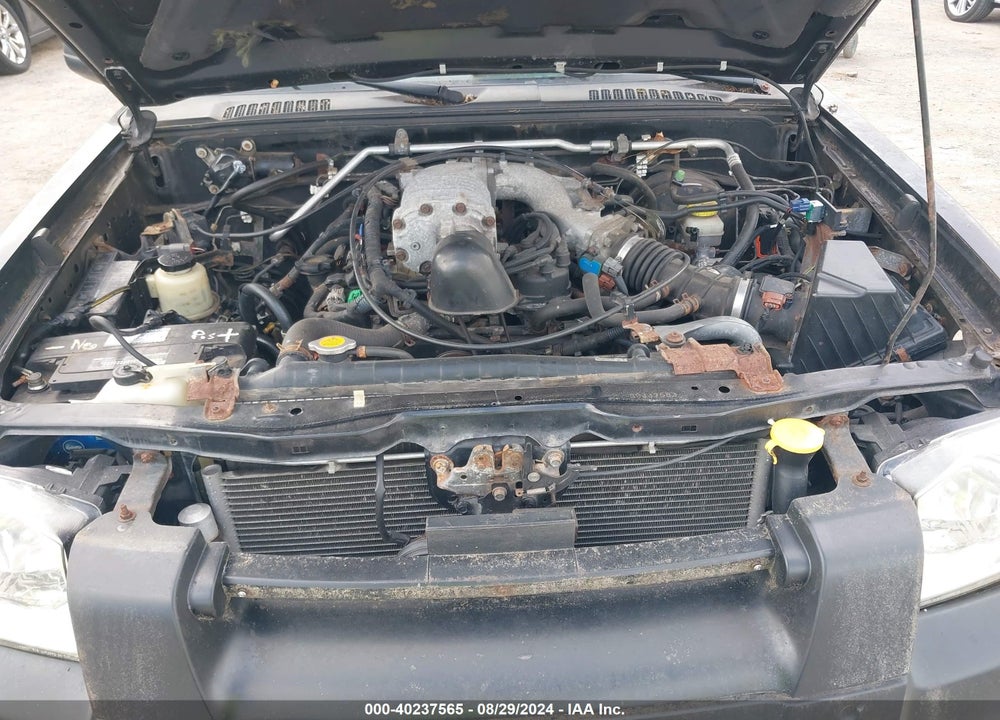2003 NISSAN FRONTIER SVE-V6 VIN: 1N6MD29Y03C447583
