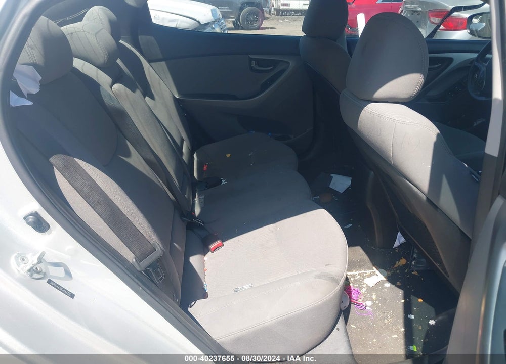 2015 HYUNDAI ELANTRA SE VIN: 5NPDH4AE9FH564270