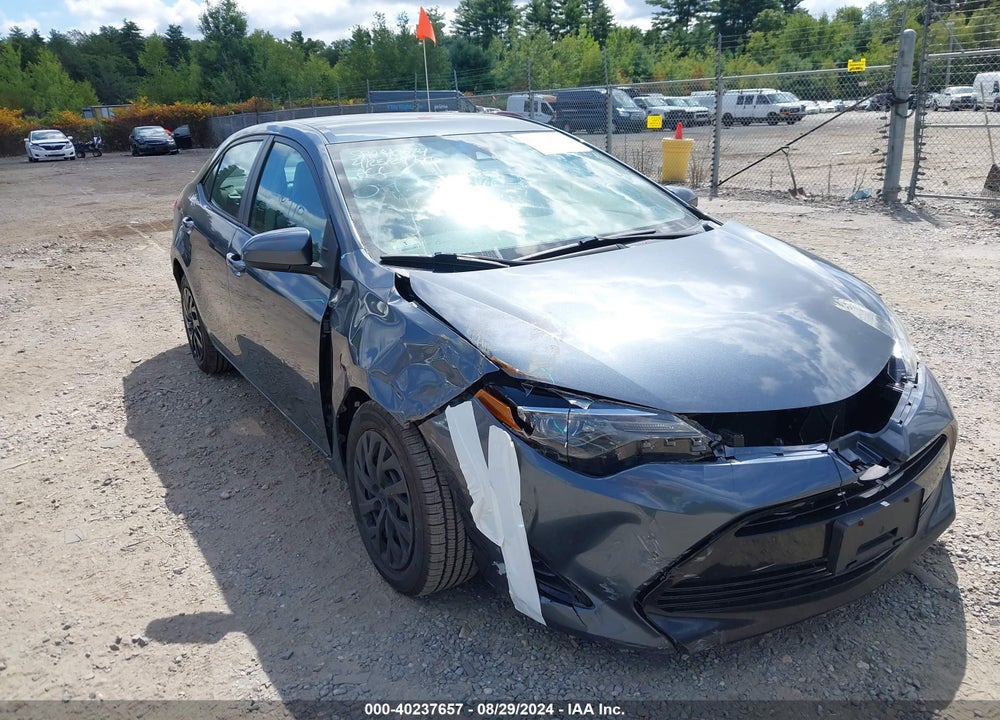 2018 TOYOTA COROLLA LE VIN: 2T1BURHE7JC045221