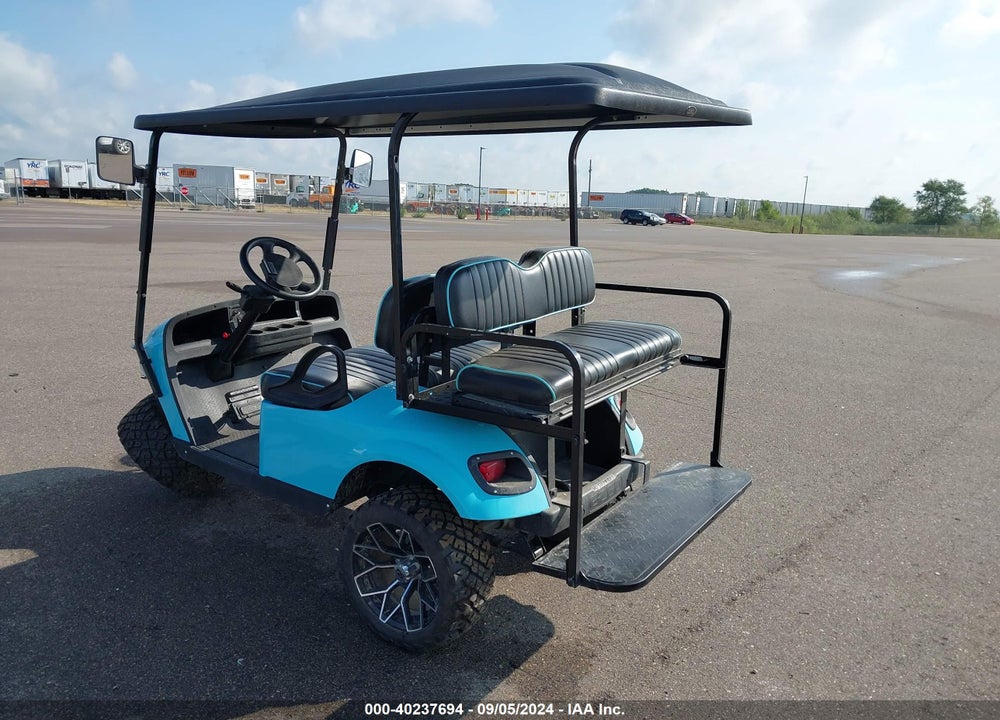 2018 EZ GO ELECTRIC GOLF CART VIN: 3322745