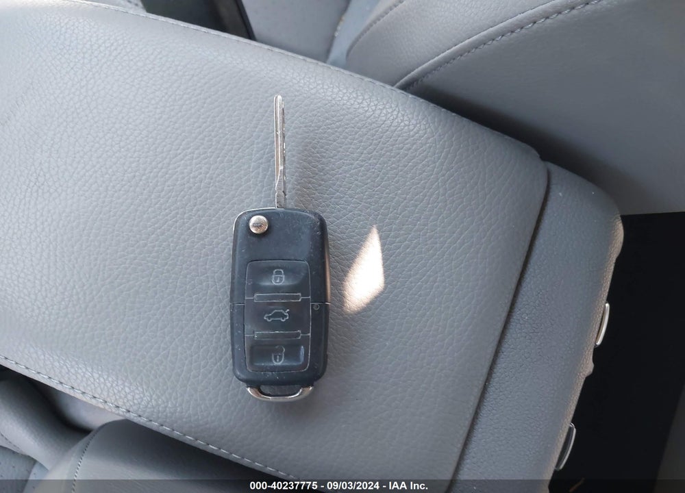 2009 VOLKSWAGEN JETTA VIN: 3VWRM71K89M158419
