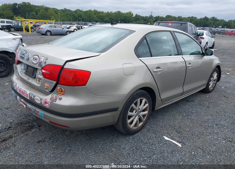 2013 VOLKSWAGEN JETTA 2.5L SE VIN: 3VWDP7AJXDM215558