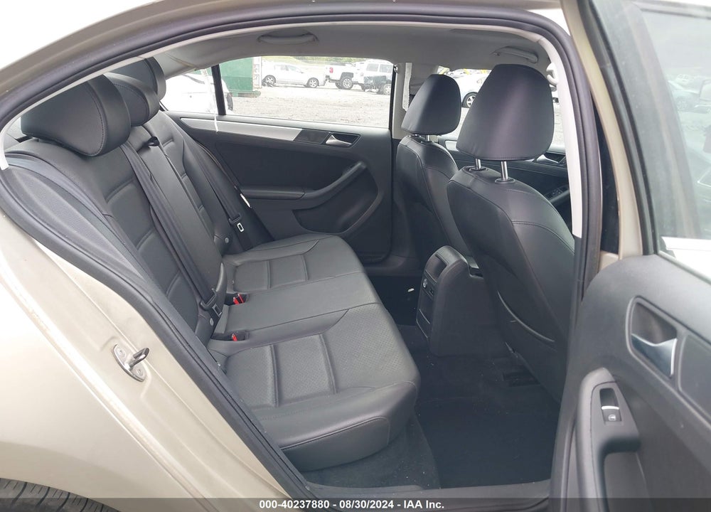 2013 VOLKSWAGEN JETTA 2.5L SE VIN: 3VWDP7AJXDM215558