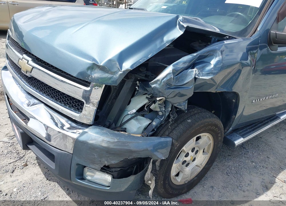 2011 CHEVROLET SILVERADO 1500 LT VIN: 1GCRCSE01BZ280626