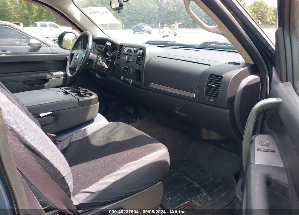 2011 CHEVROLET SILVERADO 1500 LT VIN: 1GCRCSE01BZ280626