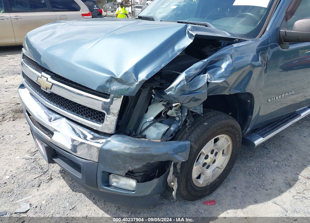 2011 CHEVROLET SILVERADO 1500 LT VIN: 1GCRCSE01BZ280626
