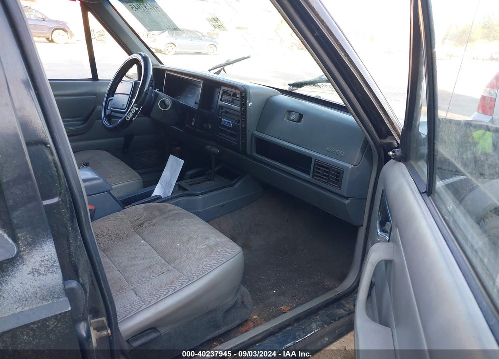 1996 JEEP CHEROKEE VIN: 1J4FJ68S5TL141952