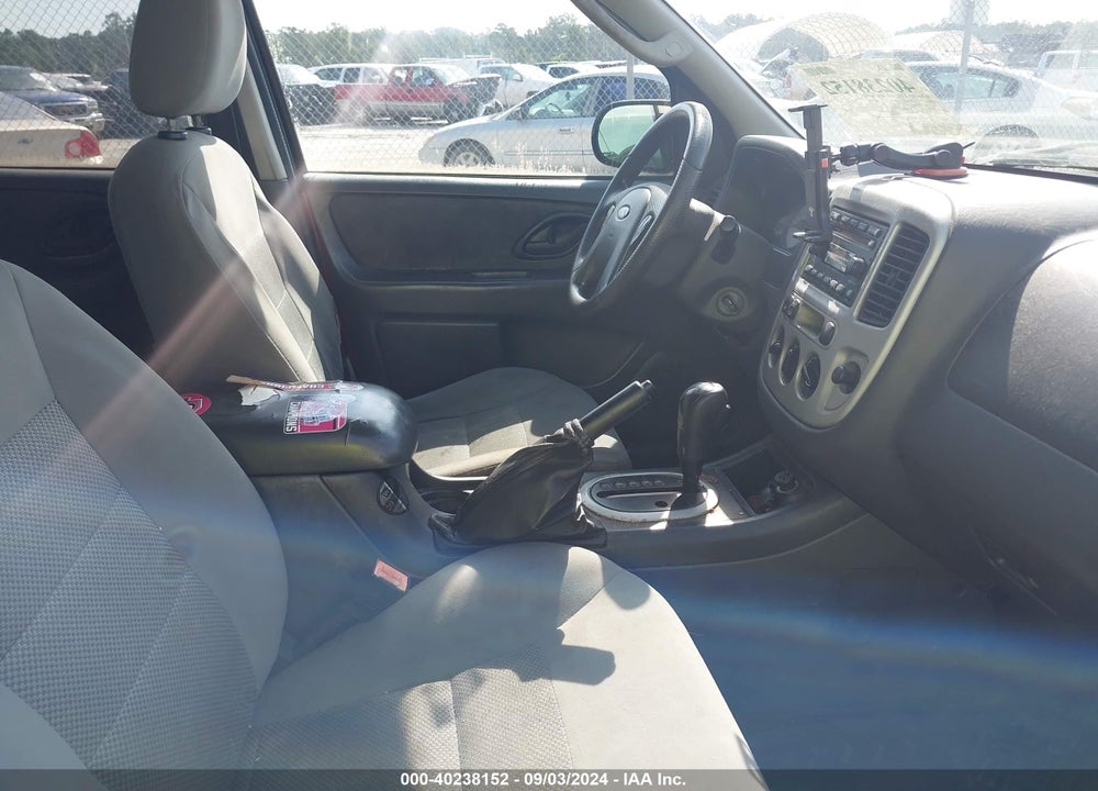 2005 FORD ESCAPE VIN: 1FMYU03145KB49904