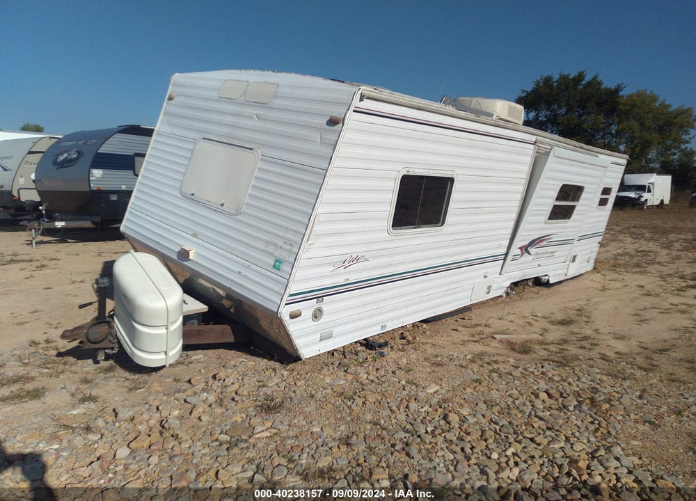 1999 DUTCH HOUSING 26 WHITE VIN: 47CT20M25XM100485