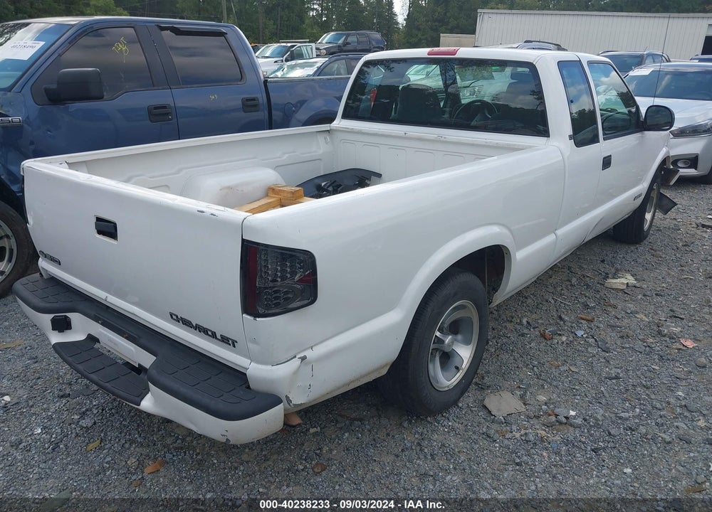 1998 CHEVROLET S-10 LS FLEETSIDE VIN: 1GCCS19X8WK206127
