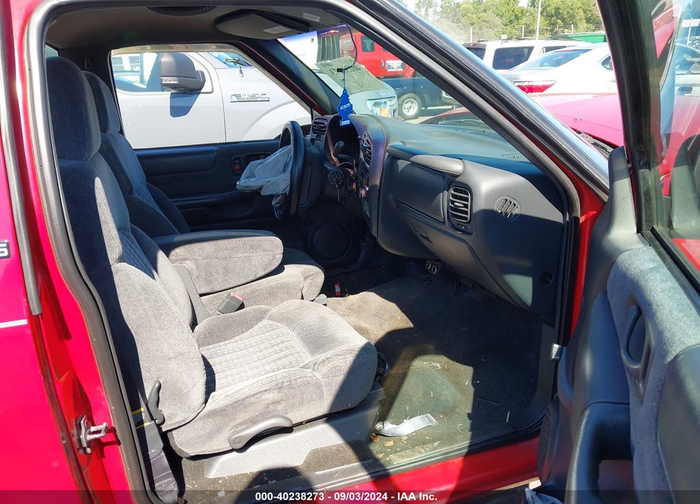 1998 CHEVROLET S-10 LS FLEETSIDE VIN: 1GCCS14W0WK101340