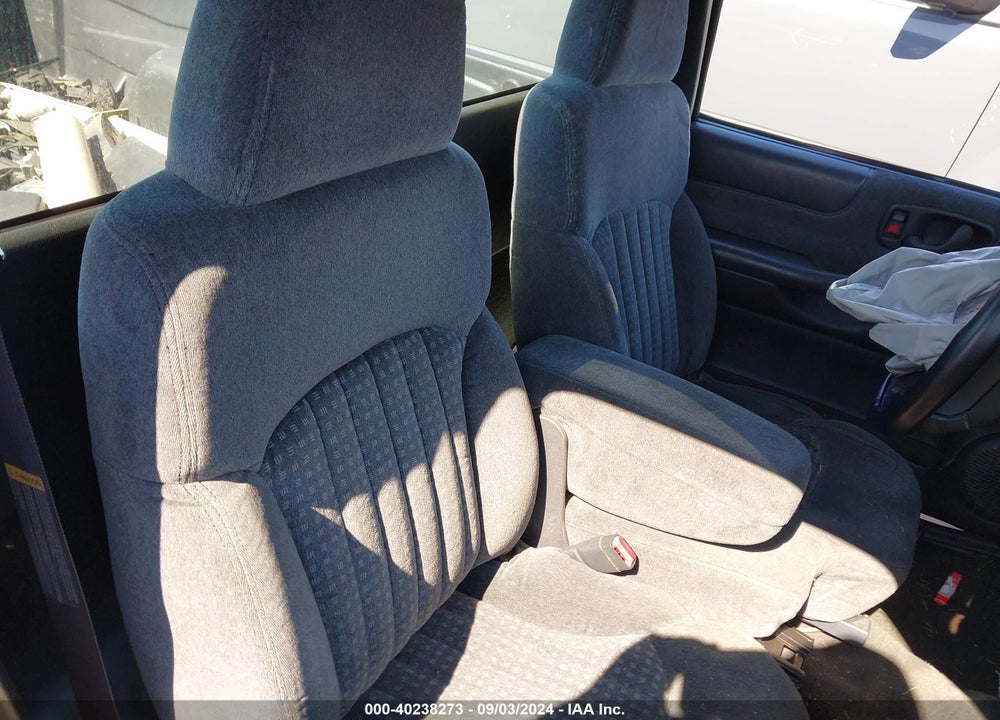 1998 CHEVROLET S-10 LS FLEETSIDE VIN: 1GCCS14W0WK101340