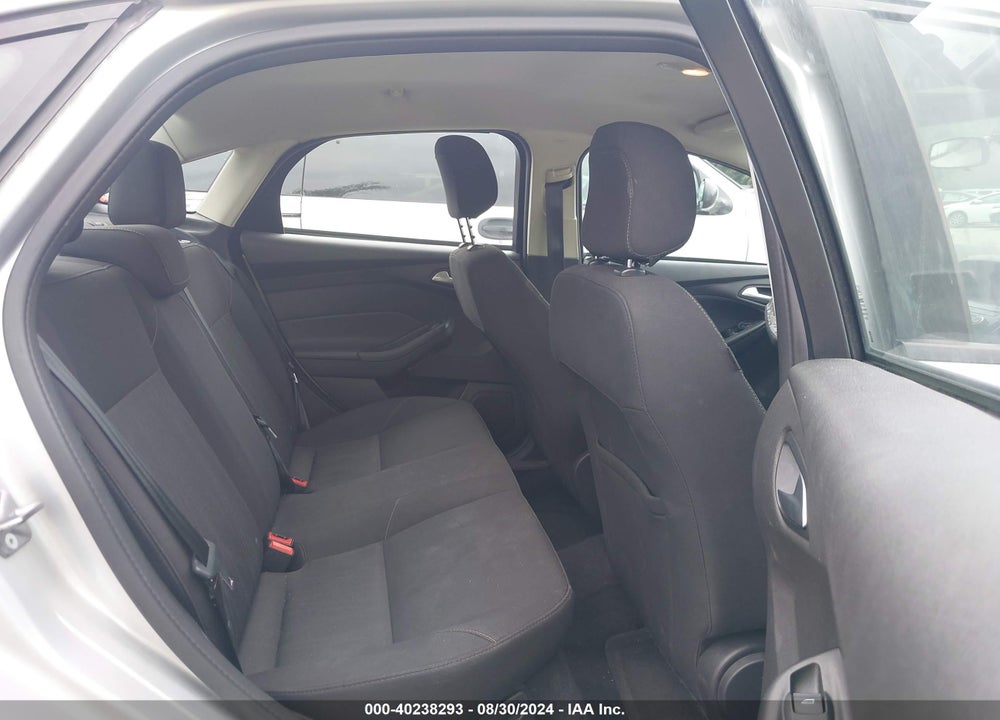 2018 FORD FOCUS SE VIN: 1FADP3F2XJL273332