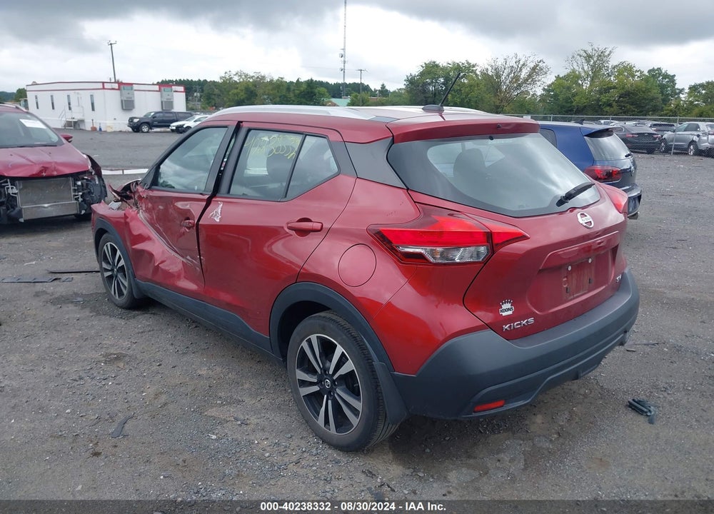 2018 NISSAN KICKS SV VIN: 3N1CP5CUXJL536904