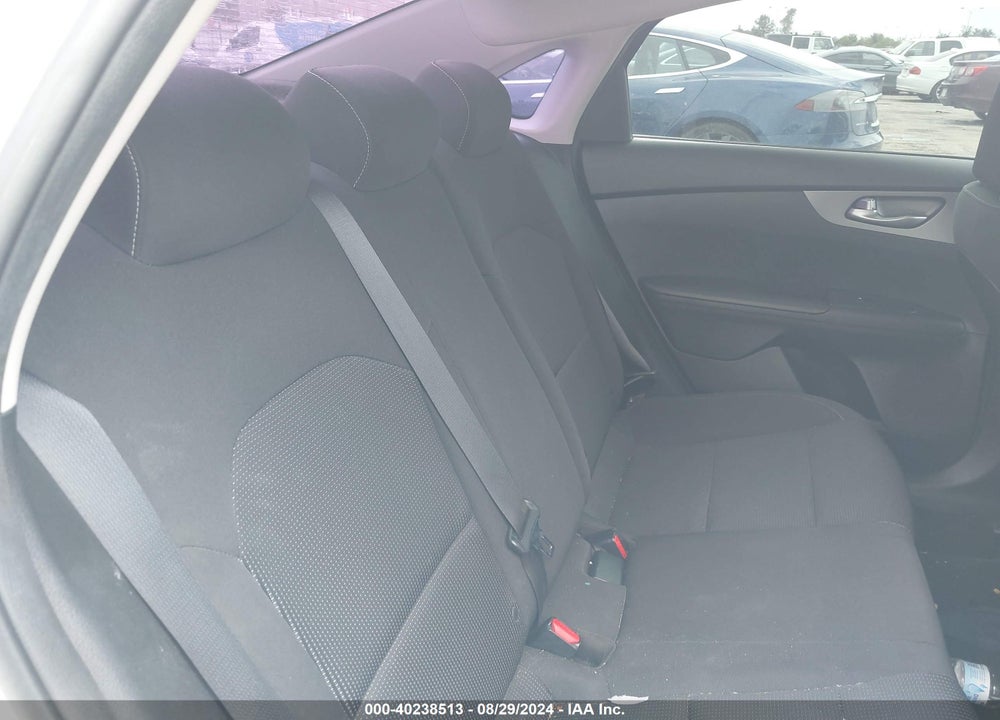 2019 KIA FORTE LXS VIN: 3KPF24AD2KE069070