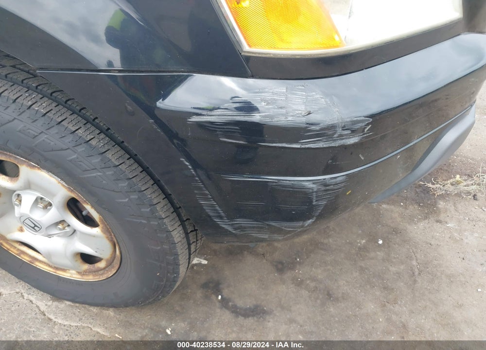2005 HONDA PILOT LX VIN: 2HKYF181X5H573020