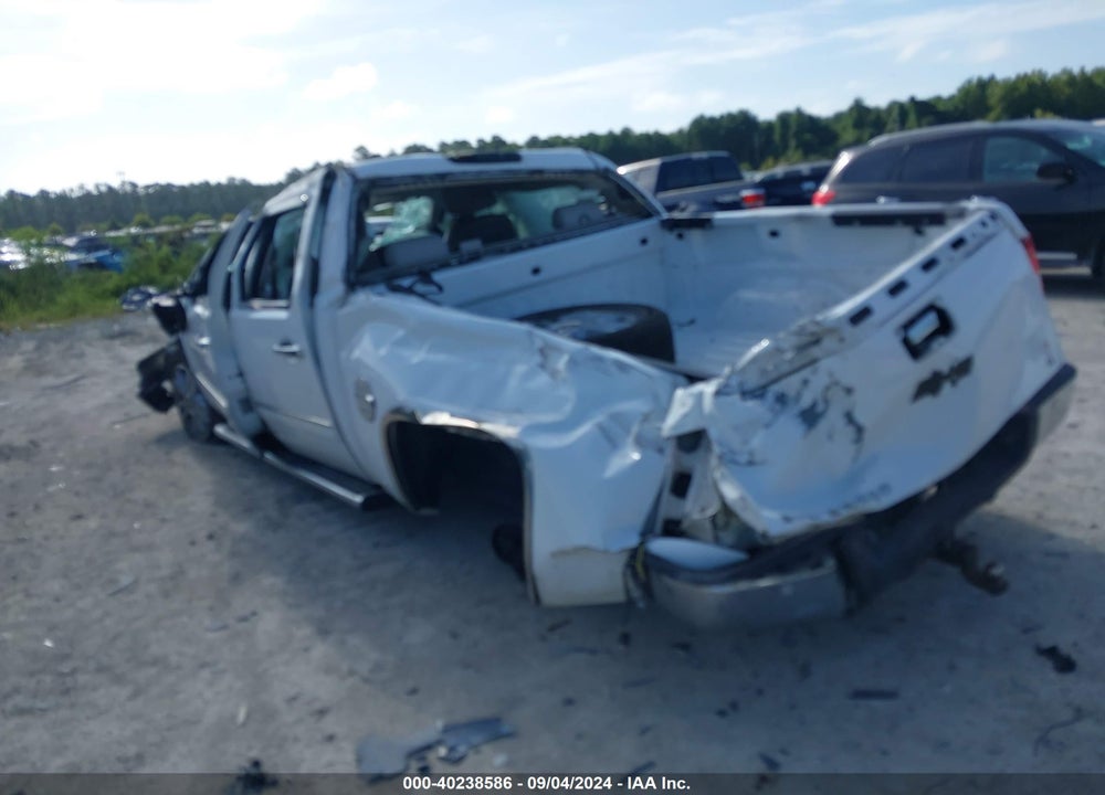 2013 CHEVROLET SILVERADO 1500 LT VIN: 3GCPCSE03DG305052