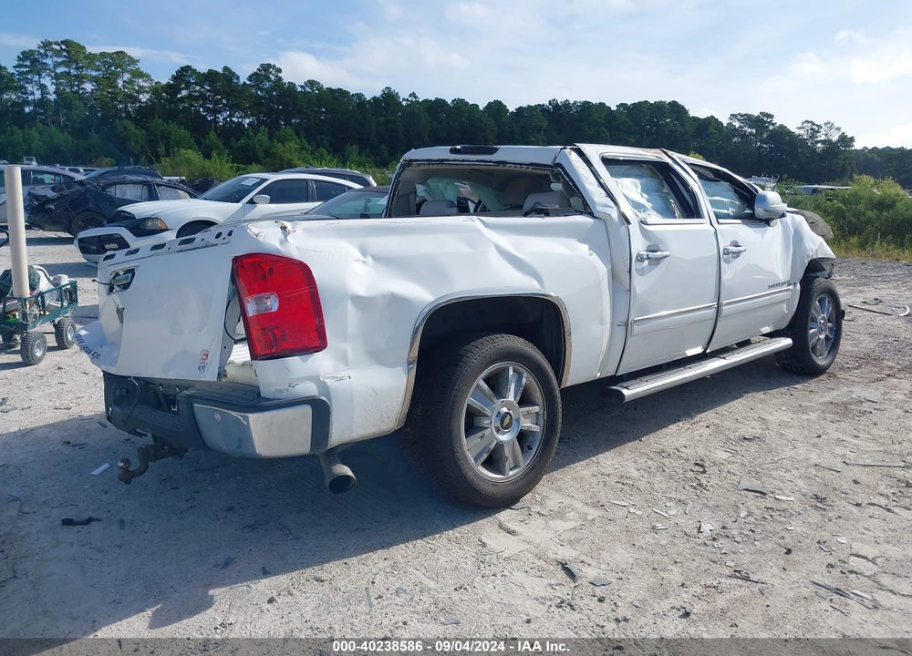 2013 CHEVROLET SILVERADO 1500 LT VIN: 3GCPCSE03DG305052