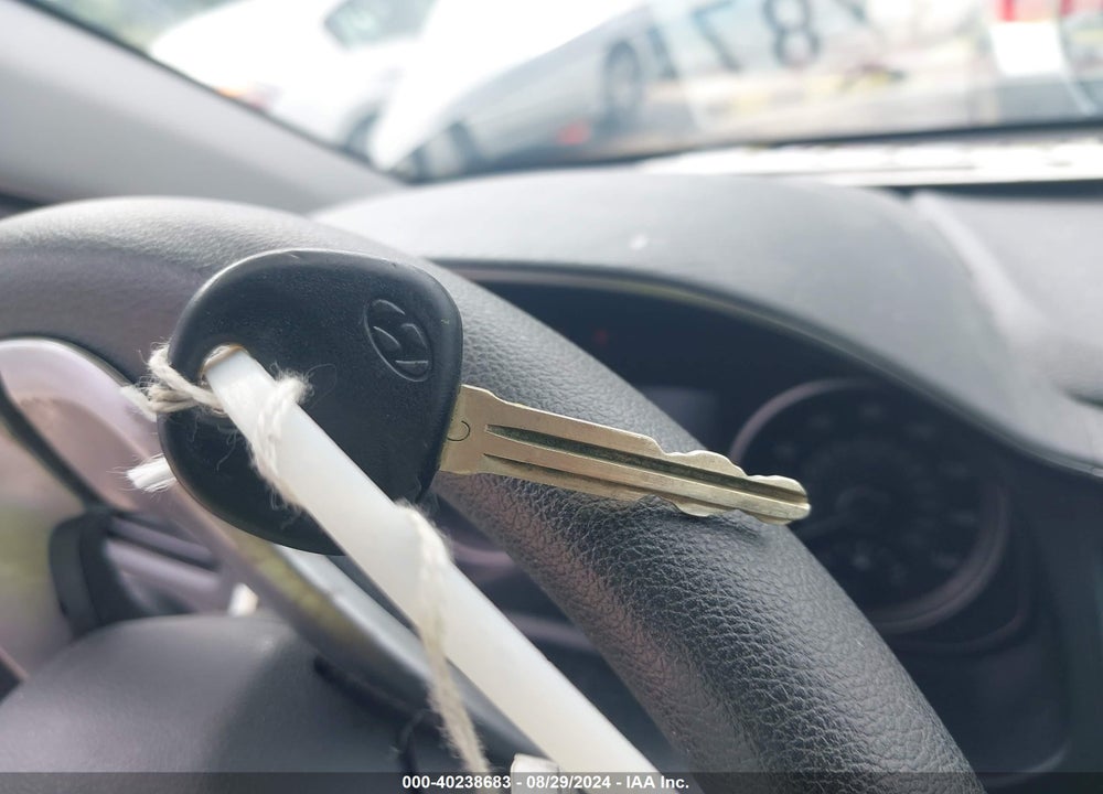 2019 HYUNDAI ELANTRA SE VIN: KMHD74LF4KU821324