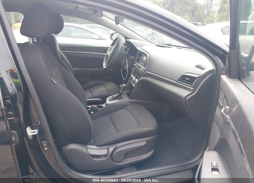 2019 HYUNDAI ELANTRA SE VIN: KMHD74LF4KU821324