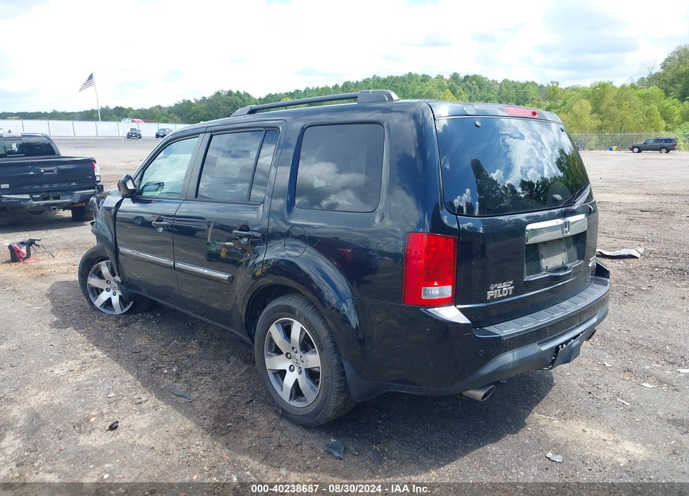 2015 HONDA PILOT TOURING VIN: 5FNYF4H93FB050333