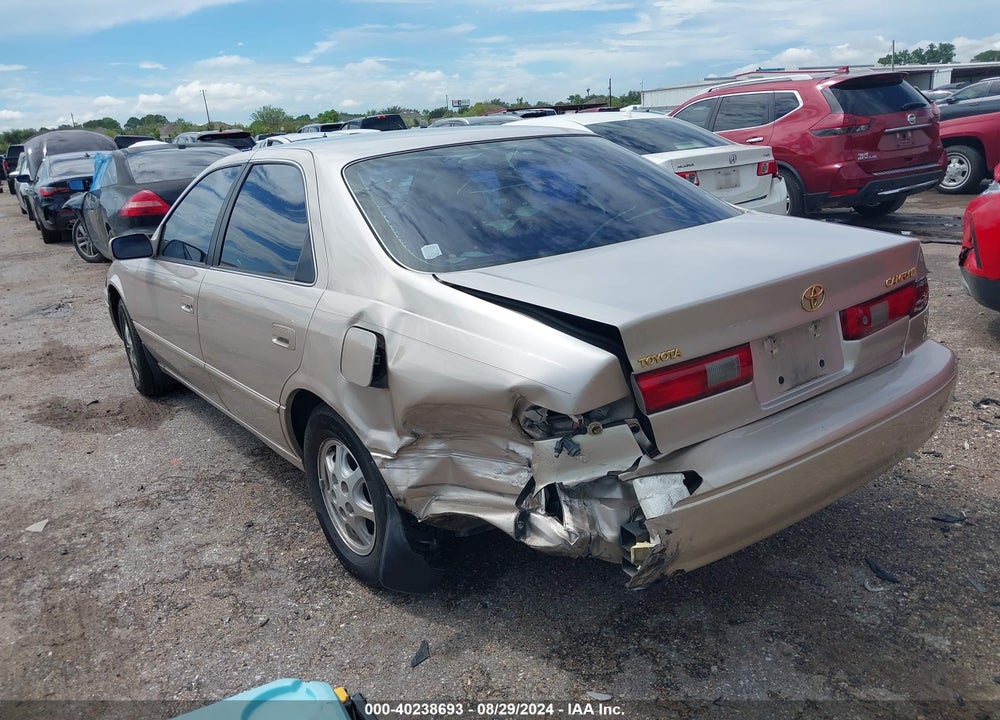 1998 TOYOTA CAMRY LE VIN: 4T1BG22K3WU830905
