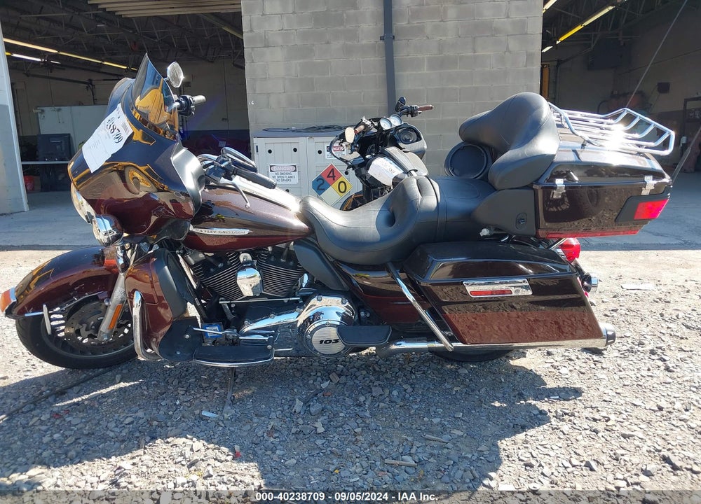 2011 HARLEY-DAVIDSON FLHTK VIN: 1HD1KEM12BB605156