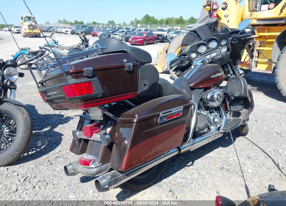 2011 HARLEY-DAVIDSON FLHTK VIN: 1HD1KEM12BB605156