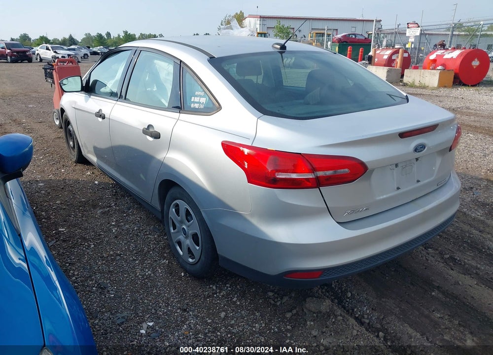 2016 FORD FOCUS S VIN: 1FADP3E2XGL386160