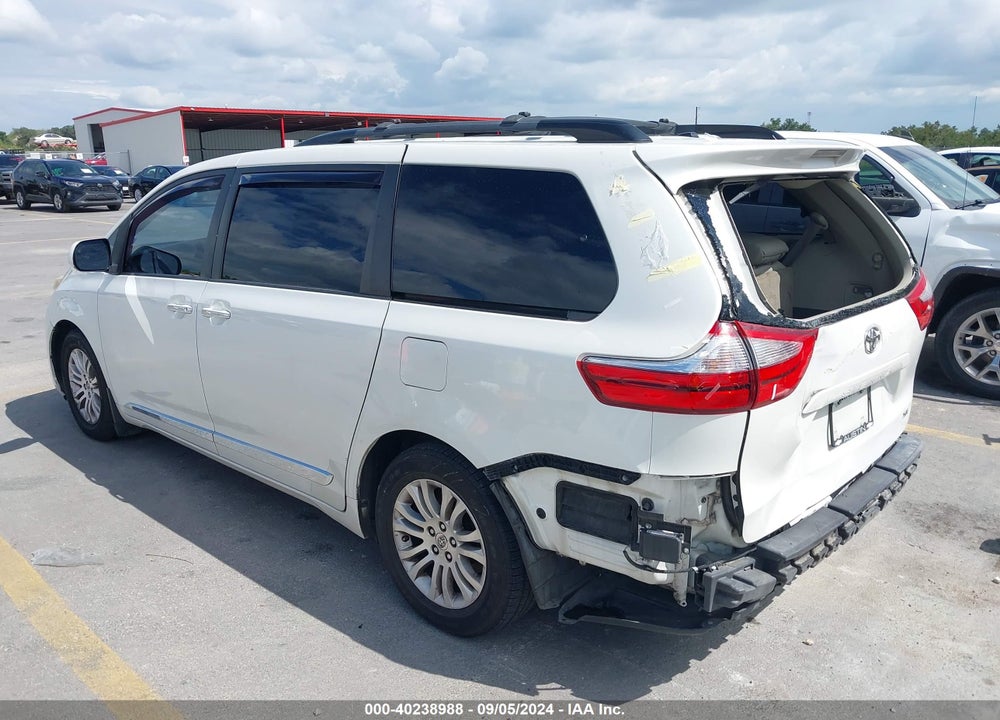 2015 TOYOTA SIENNA XLE 8 PASSENGER VIN: 5TDYK3DC3FS664592