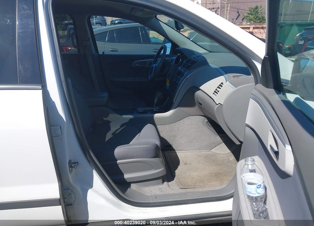 2012 CHEVROLET TRAVERSE LS VIN: 1GNKVFED4CJ419824