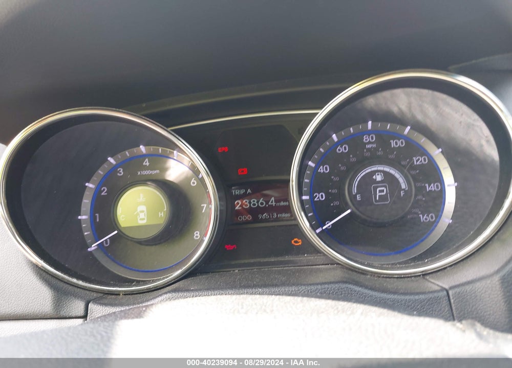 2011 HYUNDAI SONATA VIN: 5NPEB4AC6BH047930