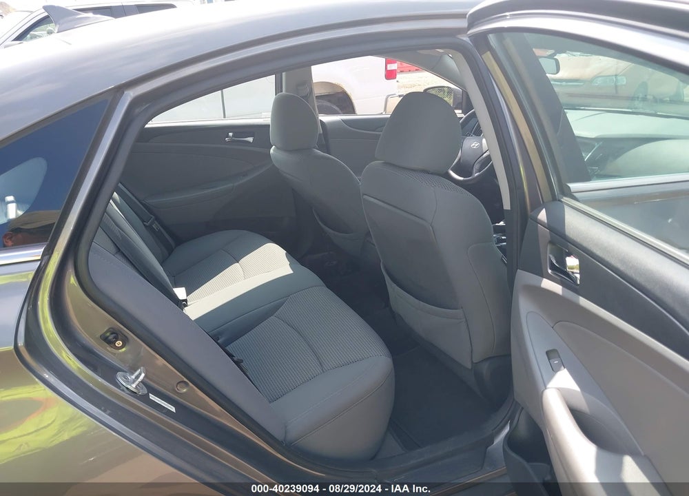 2011 HYUNDAI SONATA VIN: 5NPEB4AC6BH047930