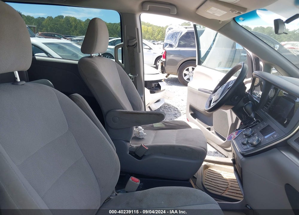 2017 TOYOTA SIENNA L 7 PASSENGER VIN: 5TDZZ3DC4HS818391