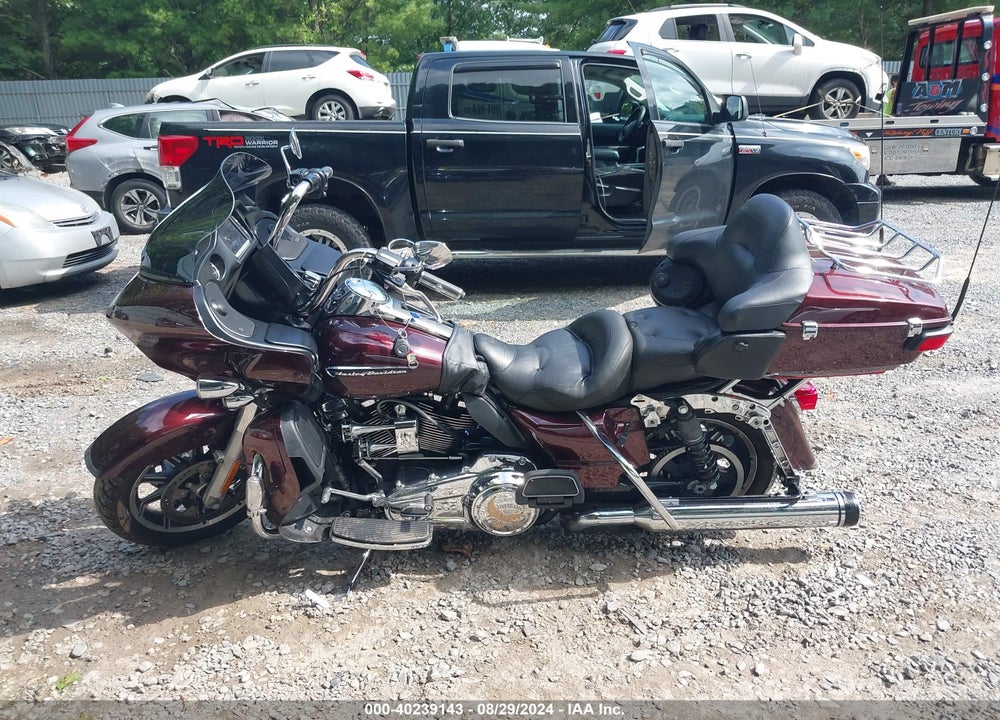 2018 HARLEY-DAVIDSON FLTRU VIN: 1HD1KGD16JB631298