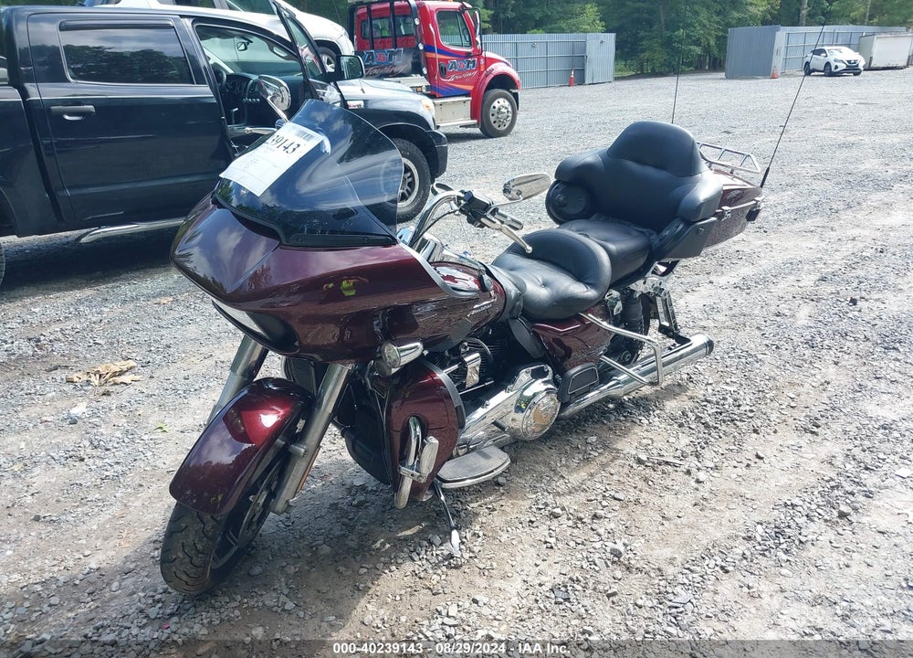 2018 HARLEY-DAVIDSON FLTRU VIN: 1HD1KGD16JB631298
