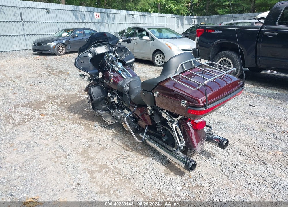 2018 HARLEY-DAVIDSON FLTRU VIN: 1HD1KGD16JB631298